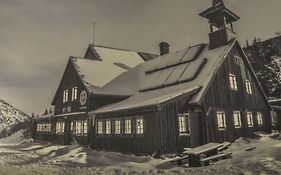 Villa Karpacz, dieta bezglutenowa z certyfikatem, masaż, studio urody ALTER EGO , centrum 900 m